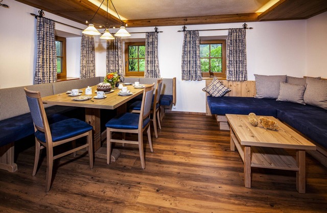 Hochkalter, 1-5 Personen, ca. 80 qm, 2 Schlafzimmer, Küche, Balkon