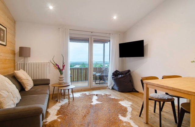 'Holiday Apartment Weitblick' with Shared Garden, Balcony and Wi-Fi