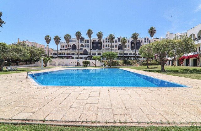 Holiday Apartment Apartamentos Ninho das Gaivotas 512 with Wi-Fi, A/C, Pool, Garden & Balcony; Parking Available