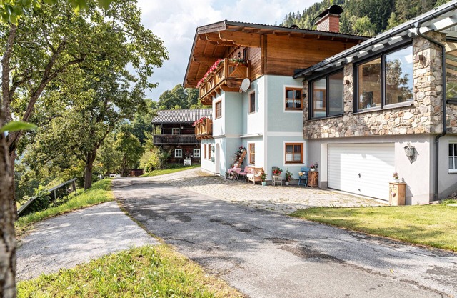 Holiday Apartment 'Biobergbauernhof Bergzeit' with Mountain View, Private Terrace and Wi-Fi