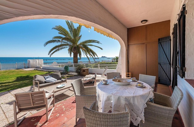 Holiday Apartment "Casa Nicole" close to the Sea with Terrace & Shared Garden
