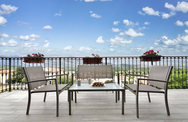 Holiday Apartment 'Dolcecasa' with Mountain View, Private Terrace & Wi-Fi