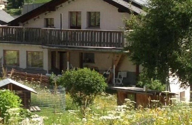 Holiday apartment Fuldera for 4 persons with 2 bedrooms - Holiday apartment in a two family house