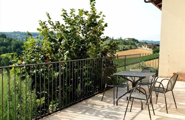 Holiday apartment Isola d'Asti for 1 - 4 persons with 1 bedroom - Twin house
