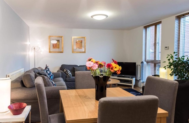 Holiday apartment London for 1 - 4 persons with 2 bedrooms - Holiday apartment in one or multi-famil