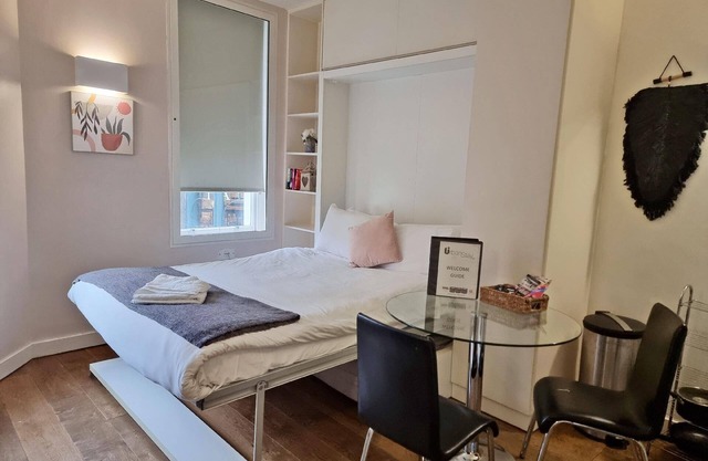 Holiday apartment London for 1 - 2 persons - Holiday apartment in one or multi-family house