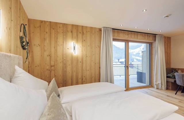 Holiday Apartment 'Mountain Suite Nr°303' with Mountain View, Balcony and Wi-Fi