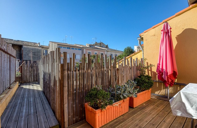 Holiday Apartment 'Terrasse Ensoleille Au Centre Ville' with Terrace & Wi-Fi