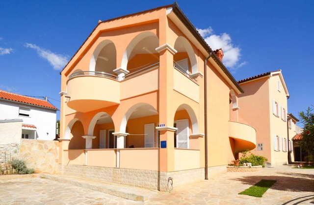 Holiday apartment with terrace and air conditioning