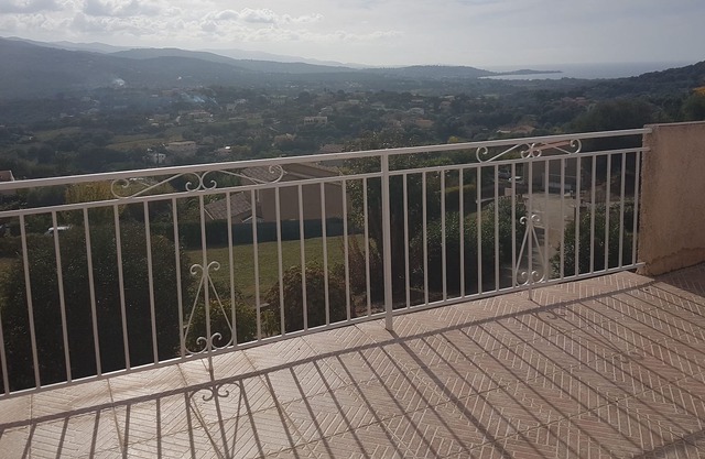 HOLIDAY BETWEEN SEA AND MOUNTAIN