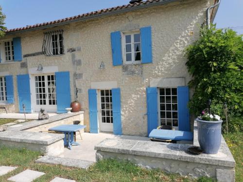 Holiday Home in Lusignac with Private Pool