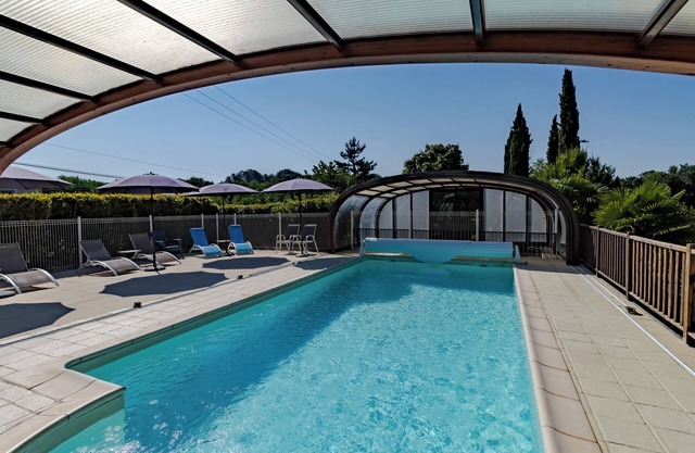 Holiday Home 'Fleurie' with Shared Pool, Wi-Fi and Air Conditioning