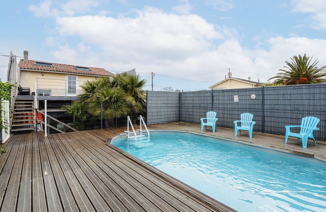 Holiday Home "Maison Boyardville Piscine" with Pool & Wi-Fi