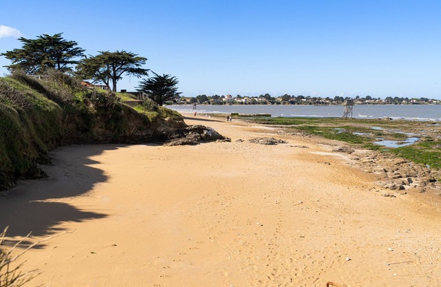Holiday Home 'Ky Ryce - Tharon Plage' with Private Terrace and Private Garden