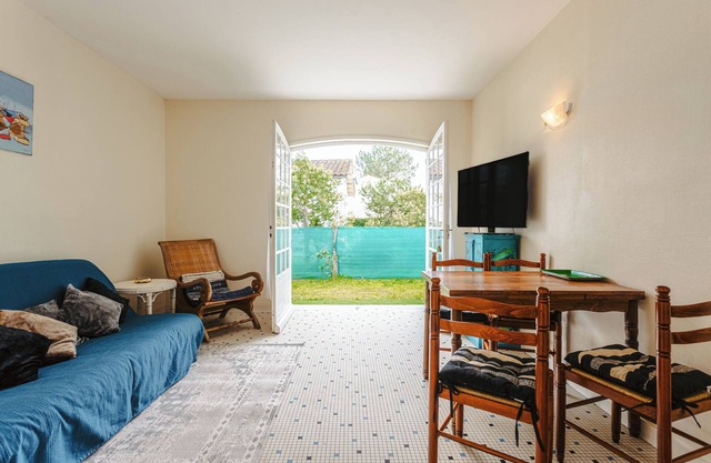 Holiday Home 'Longère Proche Plage Et Forêt 3' with Shared Terrace, Shared Garden and Wi-Fi