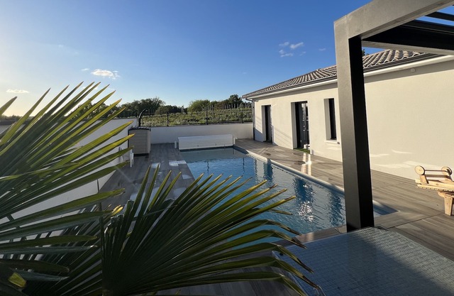 Holiday house with swimming pool