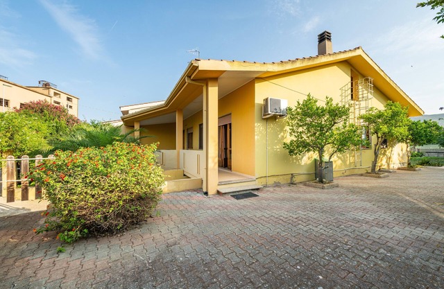 Holiday Home 'San Giovanni' with Private Terrace, Wi-Fi and Air Conditioning