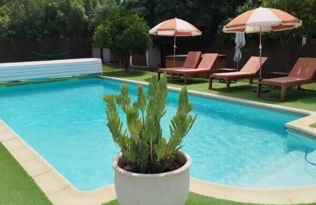 Holiday home near the beaches, swimming pool, jacuzzi. Free boat trip