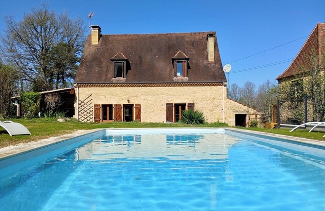 Holiday Home 'Les Collines D'Allas' with Private Terrace and Wi-Fi