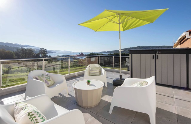 Holiday Home 'A Neida Con Vistas Al Mar' with Sea View, Private Terrace and Wi-Fi