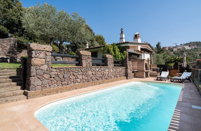 Holiday Home 'Bados' with Mountain View, Pool and Air Conditioning