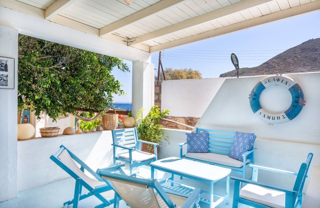 Holiday Home 'Beachfront Lampis Dolphin 2' with Sea View, Wi-Fi and Air Conditioning