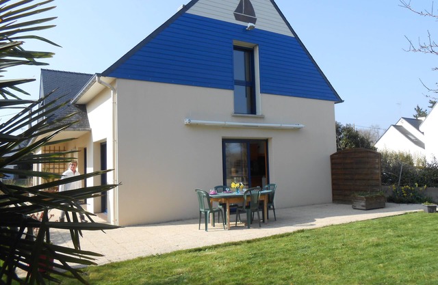 holiday home Brittany south 6 persons 300m from the beach in quiet village