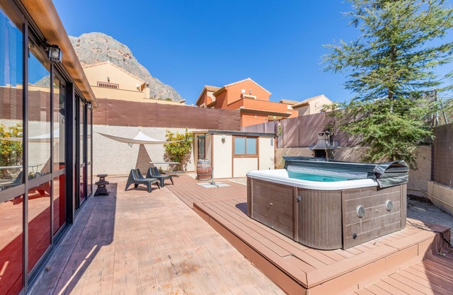 Holiday Home 'Bungalow Polop' with Private Terrace, Wi-Fi and Air Conditioning