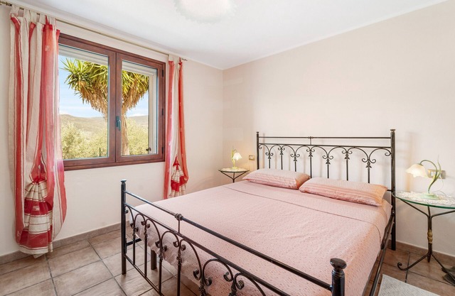 Holiday Home 'Casa Oleandro' with Mountain View, Wi-Fi and Air Conditioning