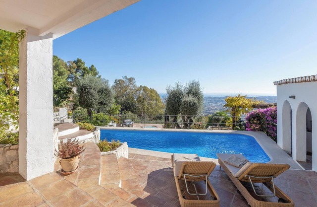 Holiday Home "Casita with fantastic views" with Sea View, Pool, Terrace & Wi-Fi