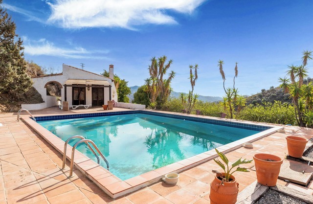 Holiday Home 'Finca Arroyo De Las Adelfas' with Mountain View, Private Pool and Wi-Fi