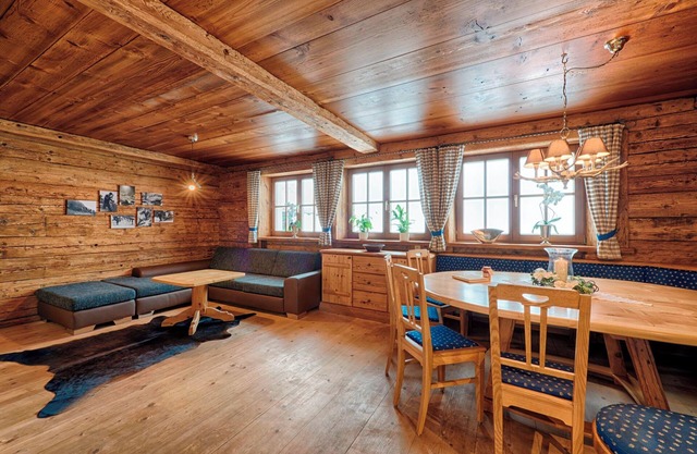 Holiday Home 'Grabenhäusl' with Mountain View, Private Garden and Wi-Fi
