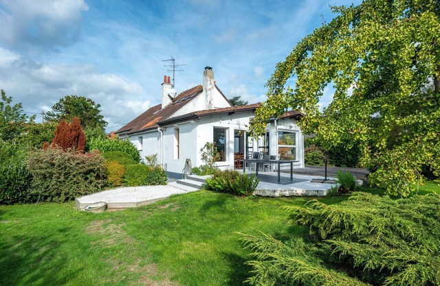 Holiday Home 'Grande Maison Familliale' with Private Terrace, Private Garden and Wi-Fi