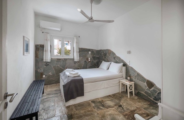 Holiday Home 'House Avlomonas' with Private Terrace, Wi-Fi and Air Conditioning