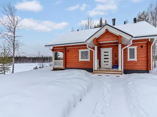 Holiday Home Huvila tornionjoen rannalla by Interhome