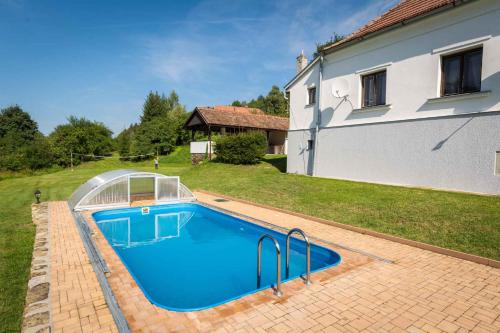 Holiday home in Bezdekov - Chotebor 1393
