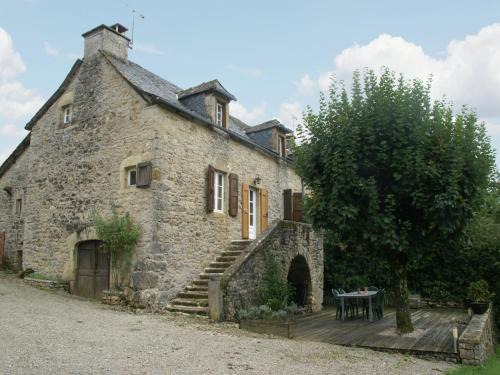 Holiday Home in Saint-Geniez-d'Olt near Lot River