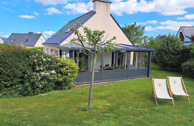 Holiday Home in Plouarzel near Sandy Beach
