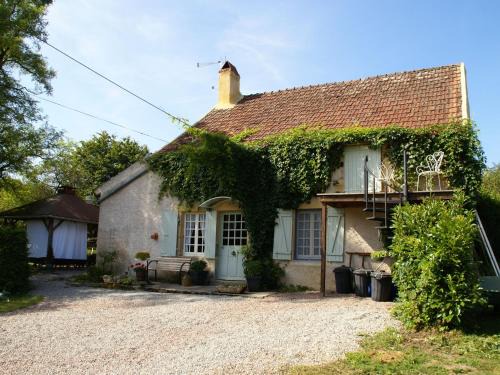 Holiday Home in Vitry-Laché near Lake