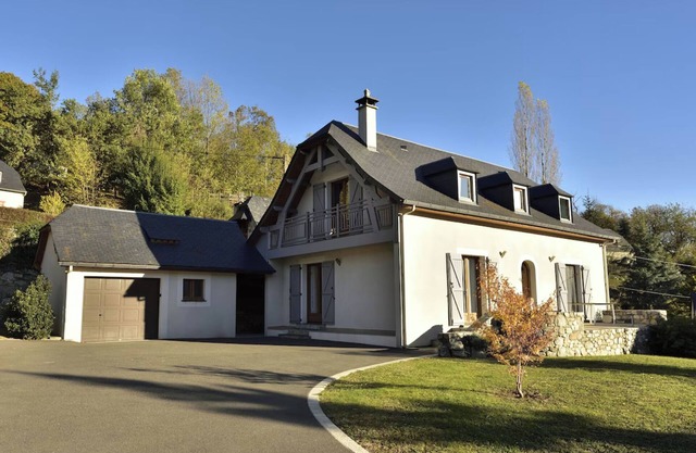 Holiday Home 'Le Pircourlet' with Mountain View, Private Terrace and Wi-Fi