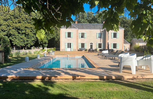 Holiday Home 'La Béchetière' with Private Pool, Private Terrace and Wi-Fi