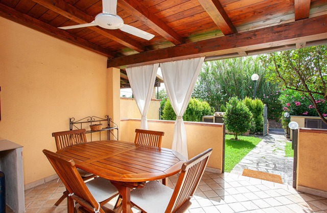 Holiday Home 'La Casa Di Margaret' with Private Terrace, Private Garden and Air Conditioning