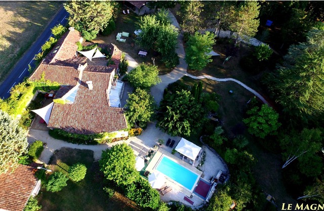 Holiday home le Magnolia on the border of Lot / Dordogne, rural and lots of privacy