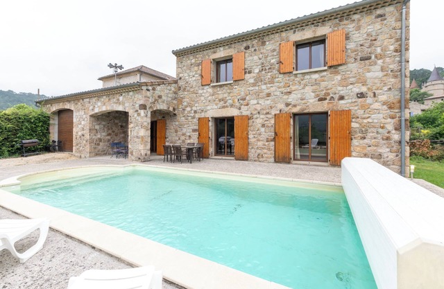 Holiday Home 'Les Sources Gîte Les Pêchers' with Private Pool and Terrace