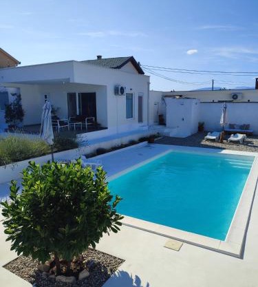 Holiday Home Lunaria