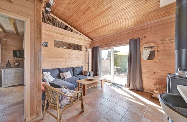 Holiday Home "Maisonnette à la Campagne Ariège" with Shared Garden