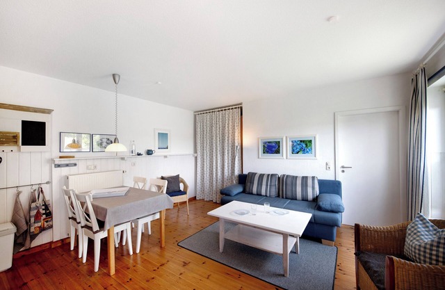 Holiday Home 'Möve Aba Bungalow 68' with Private Terrace, Shared Garden and Wi-Fi