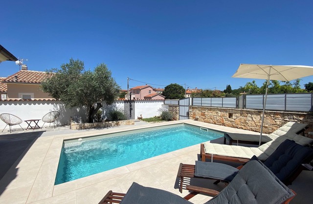 HOLIDAY HOME "NOVAKI" WITH PRIVATE POOL