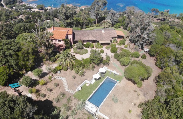 Holiday Home 'Paradisiaque En Corse' with Sea View, Private Pool and Wi-Fi