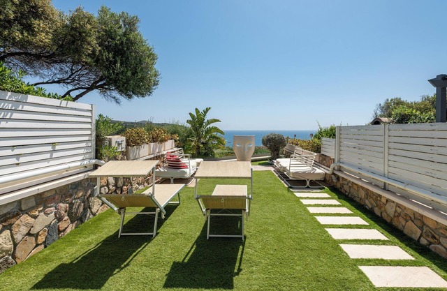 Holiday Home 'Villa Acquamarina' with Sea View, Garden, Terrace & Wi-Fi